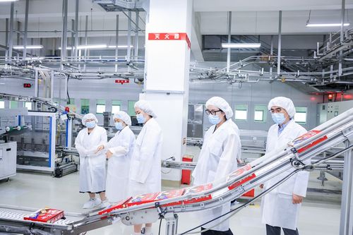 好麗友工廠開放日 媒體零距離見(jiàn)證食品安全與智能化生產(chǎn)